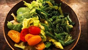 Mindful Eating Practices That Can Improve Your Relationship With Food and Body Image